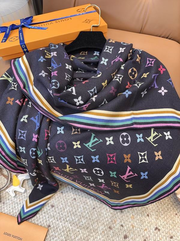LV Scarf 140X140cm 70%羊绒30%真丝 E27 (15)