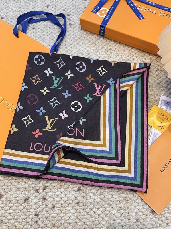LV Scarf 140X140cm 70%羊绒30%真丝 E27 (16)