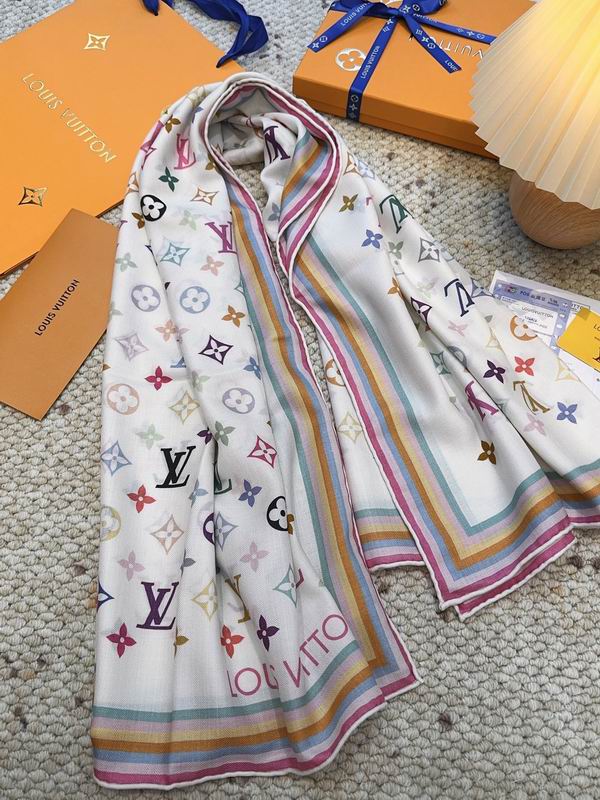 LV Scarf 140X140cm 70%羊绒30%真丝 E27 (3)