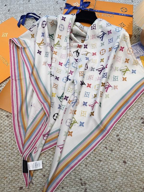 LV Scarf 140X140cm 70%羊绒30%真丝 E27 (4)