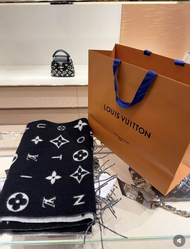 LV Scarf 220X40cm 100%山羊绒 E05 (8)