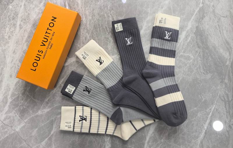 LV Socks (12)