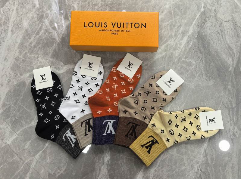 LV Socks (5)