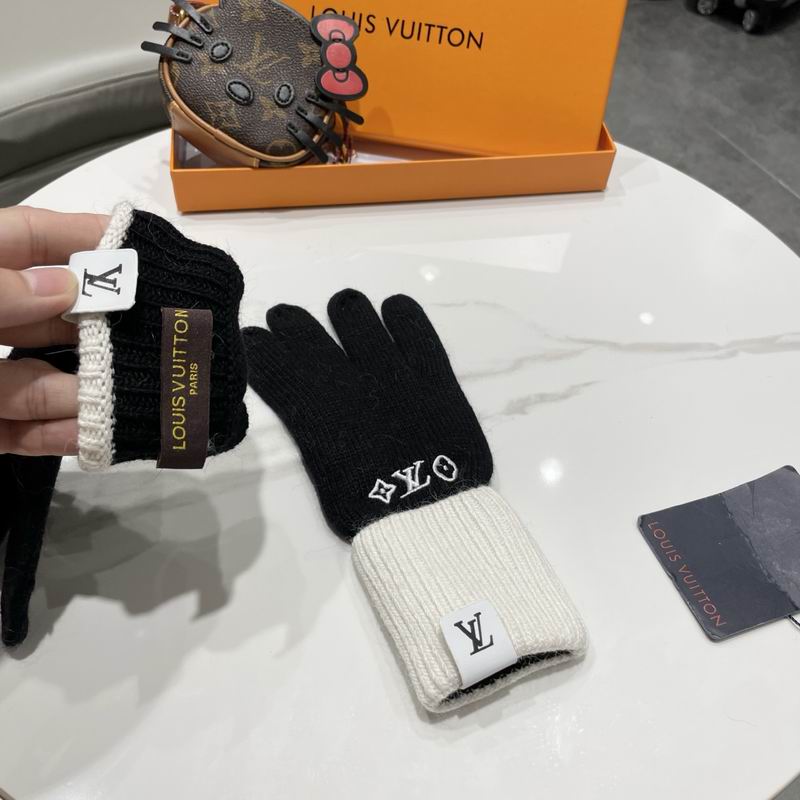 LV gloves (6)
