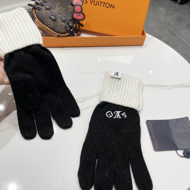 LV gloves (7)