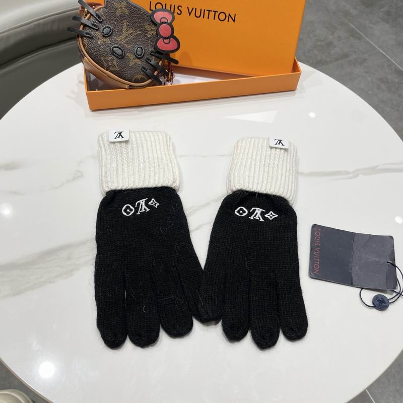 LV gloves (9)