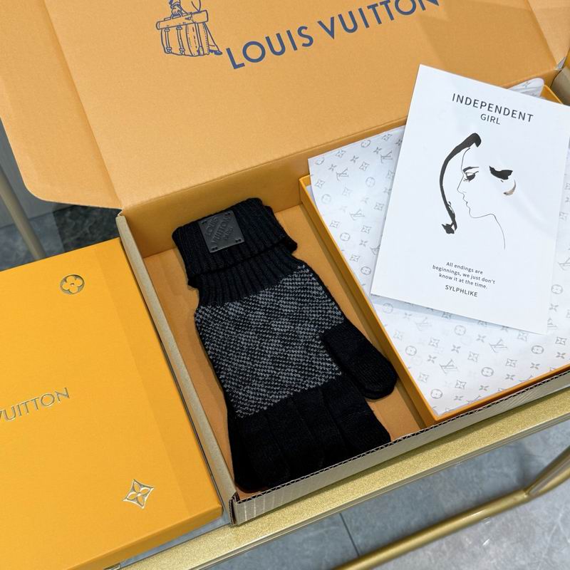 LV gloves  52 (11)