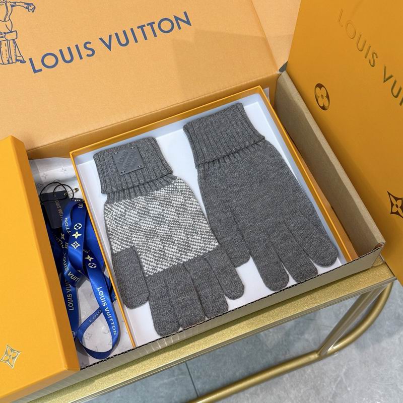 LV gloves  52 (8)