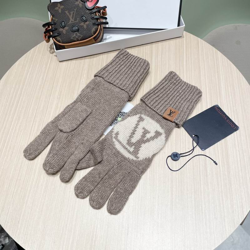 LV gloves 19 (23)