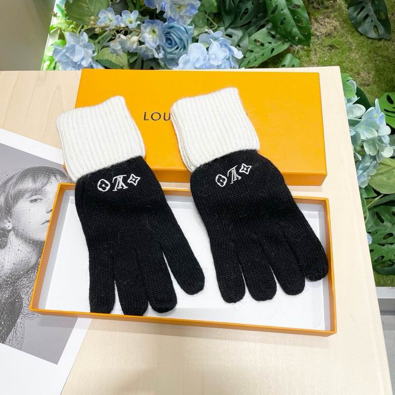 LV gloves 42 (3)