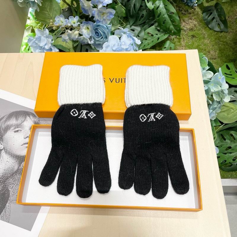 LV gloves 42 (7)