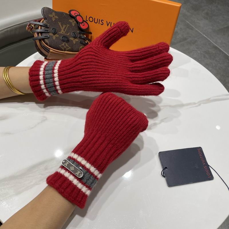 LV gloves 44 (1)