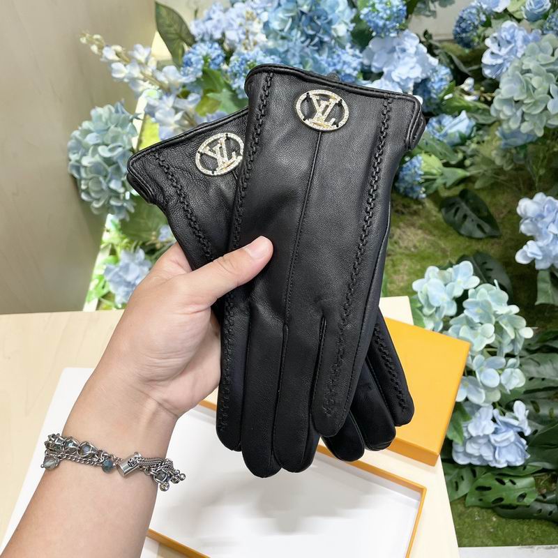 LV gloves 45 (2)