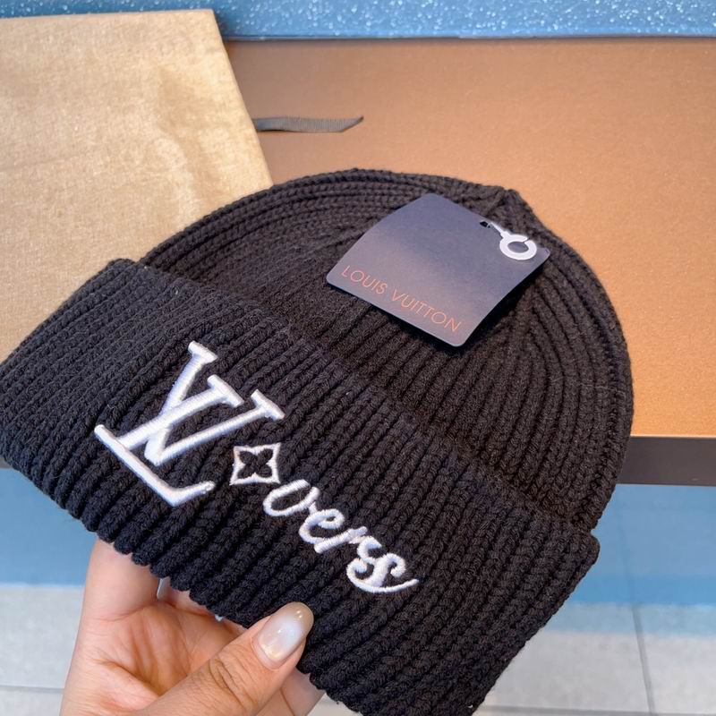 LV hat (1389)