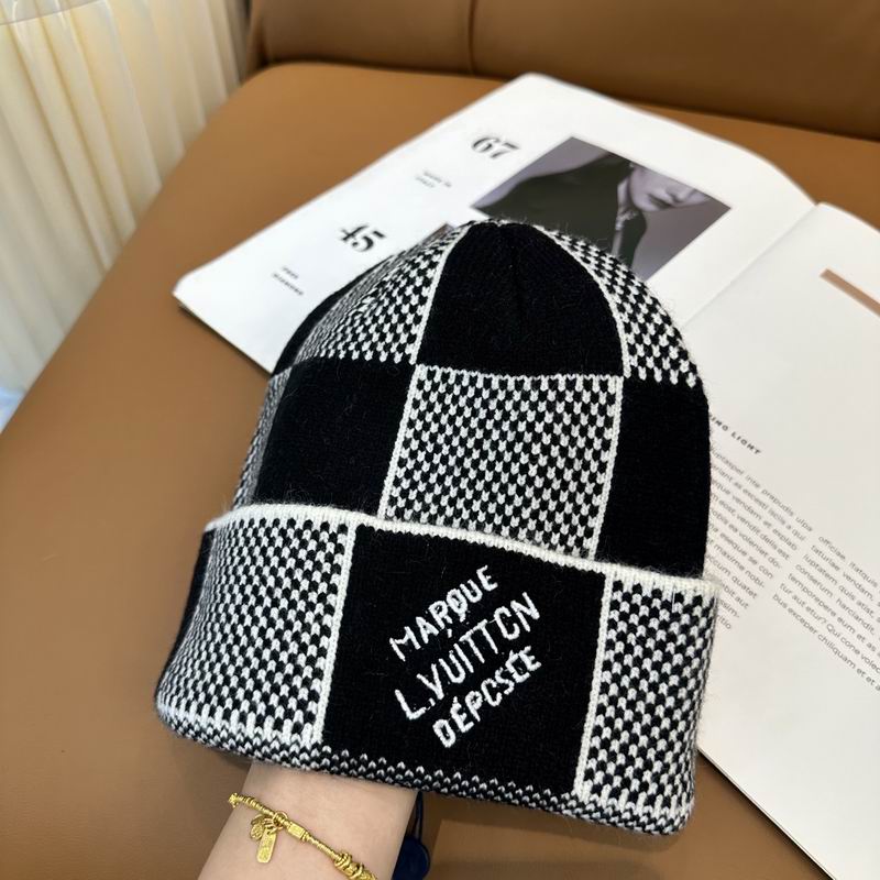 LV hat dx (1099)