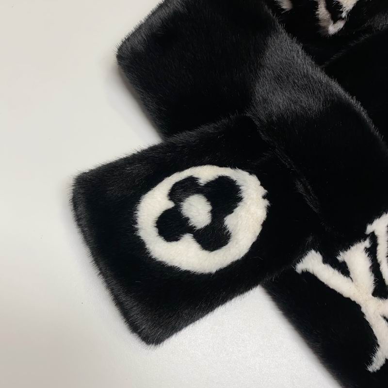 LV scarf earmuff (8)