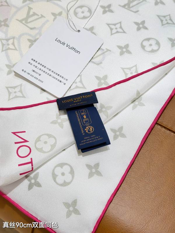 LV silk scarf 90X90cm E 08 (3)