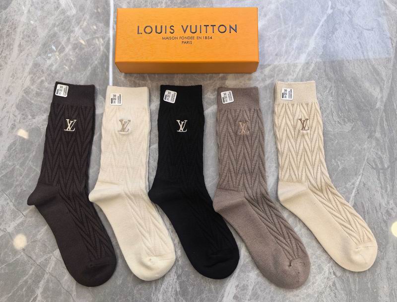 LV socks (4)