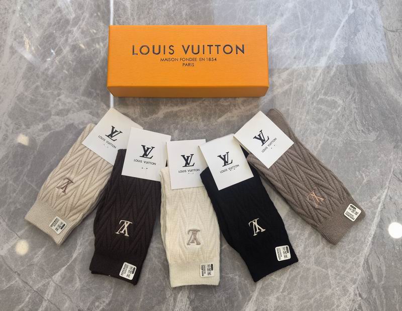 LV socks (5)