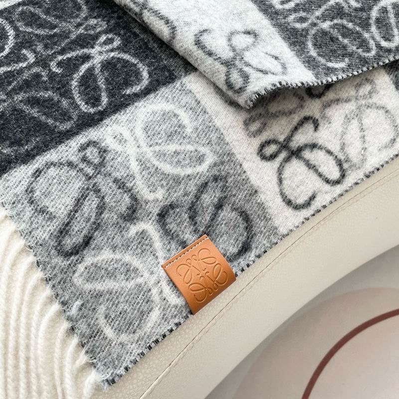 Loewe Scarf 32X180cm 100%羊绒 E12 (2)