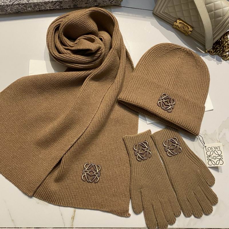 Loewe Scarf Hat Gloves (13)