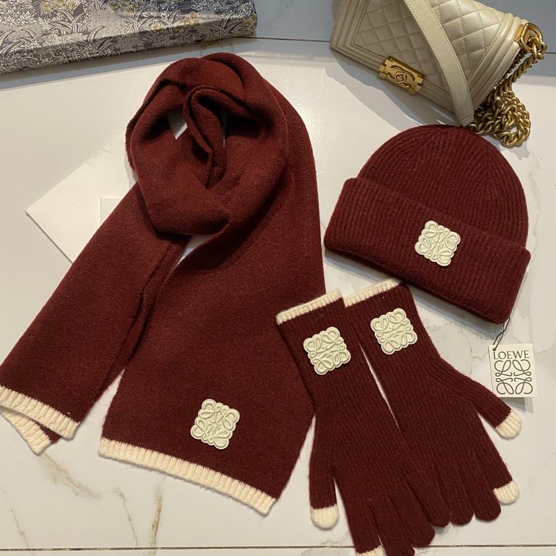 Loewe Scarf Hat Gloves (7)