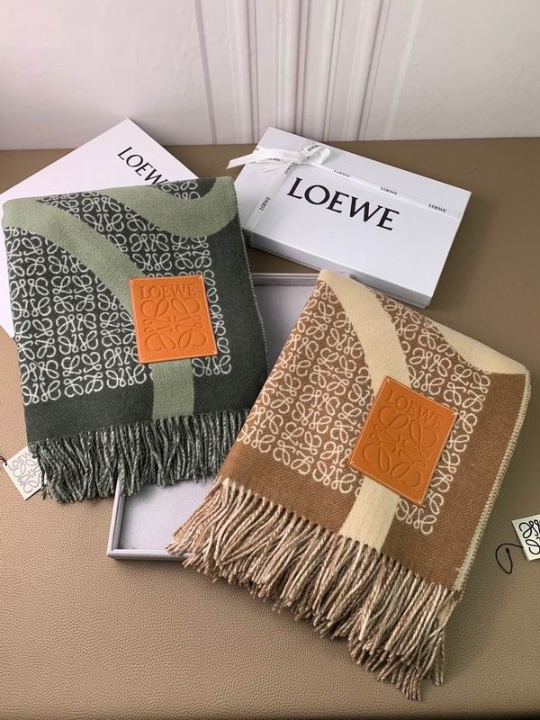 Loewe scarf 130X140cm E32 (2)