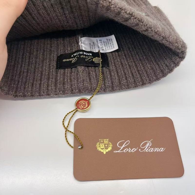 Loro Piana hat (1551)