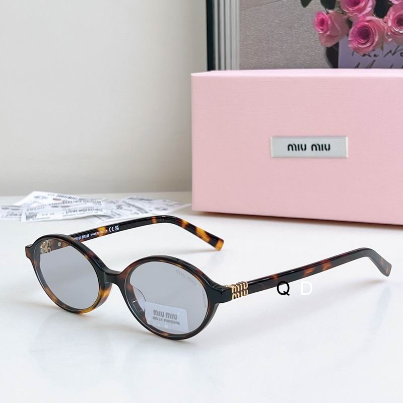 MiuMiu 110901 50 18-140 a04