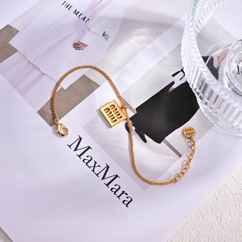 MiuMiu suits 08yxq02 (8)