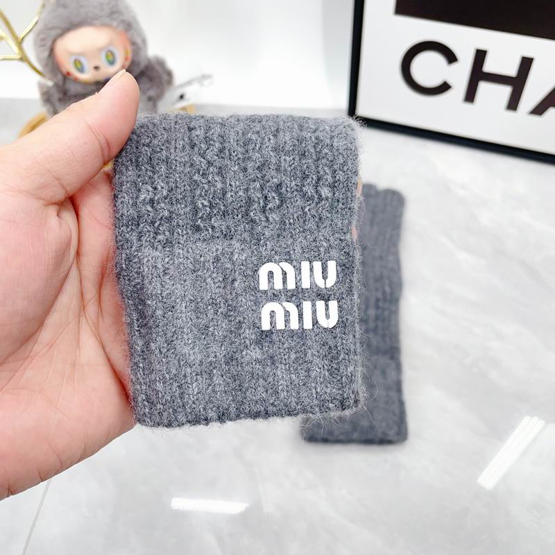 Miumiu Scarf Hat Gloves dx (169)