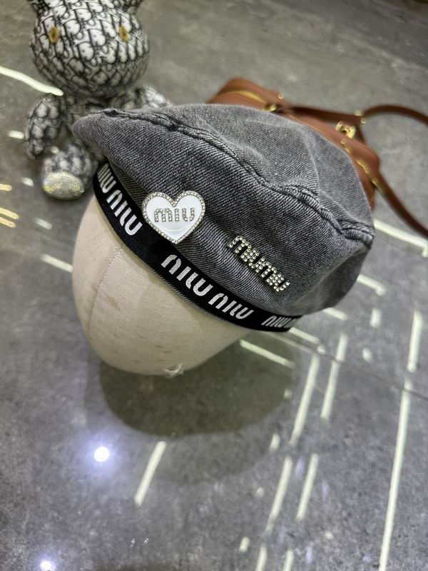 Miumiu beret dx (236)