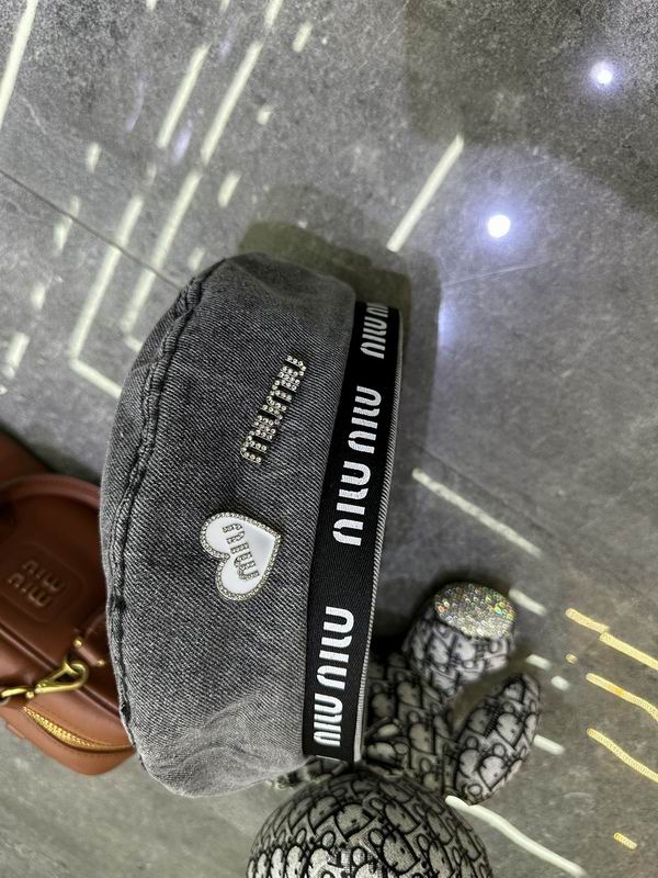 Miumiu beret dx (238)