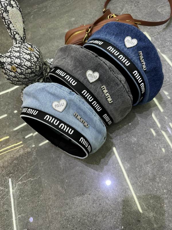 Miumiu beret dx (242)