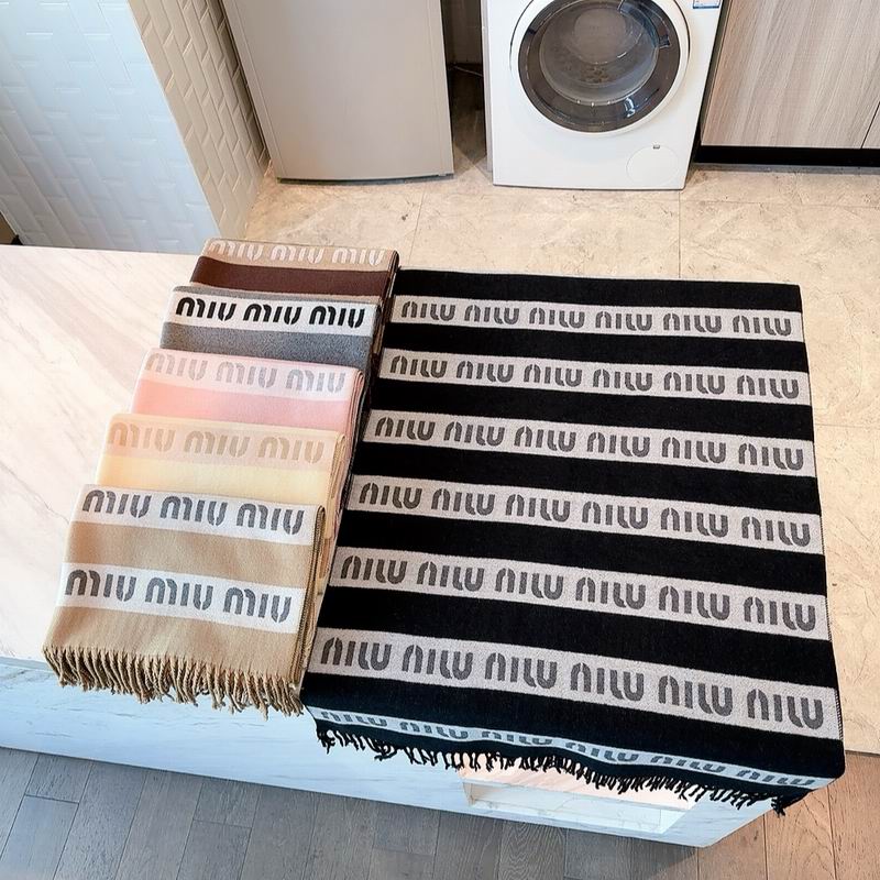 Miumiu scarf 50X180cm 100%羊毛 E01 (1)