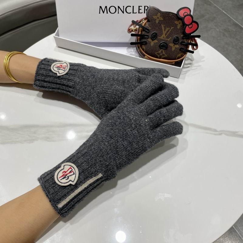 Moncler Gloves 135 (13)