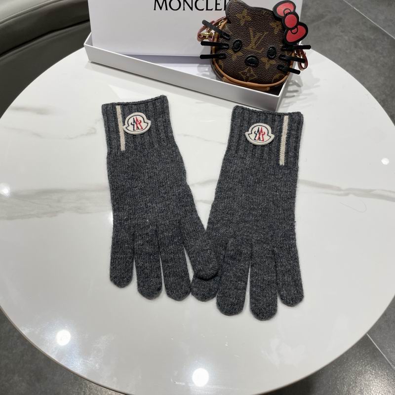 Moncler Gloves 135 (18)