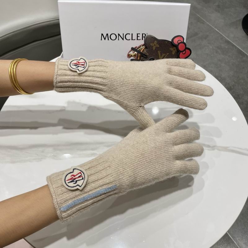 Moncler Gloves 135 (3)