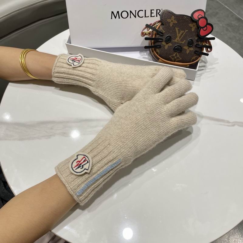 Moncler Gloves 135 (4)