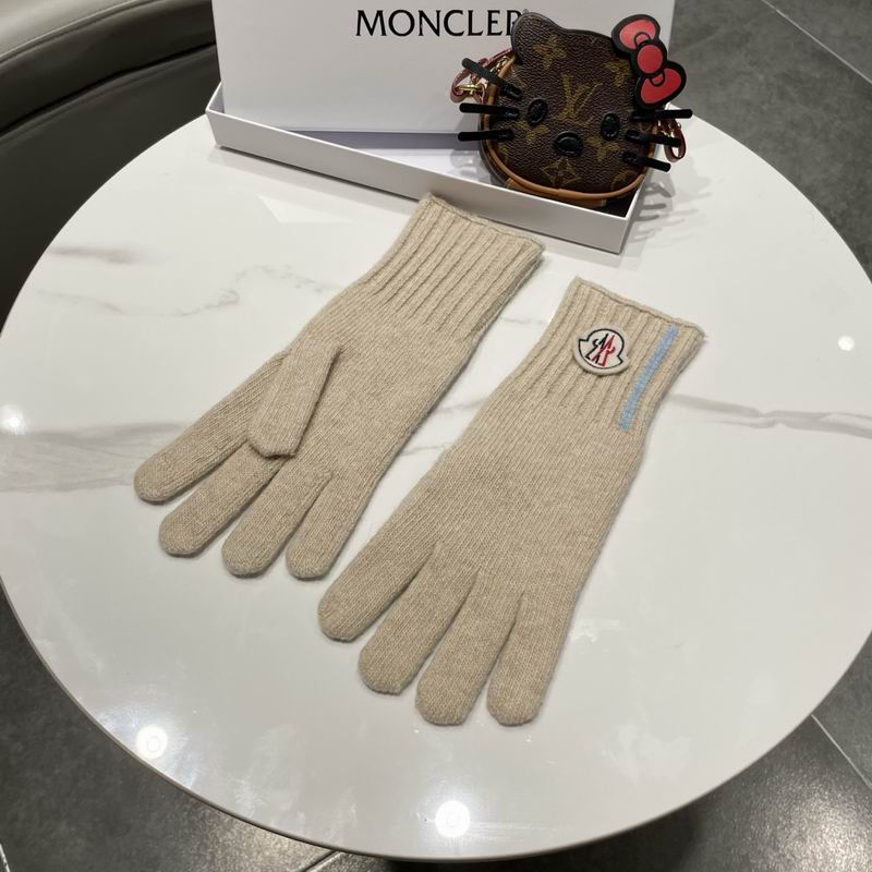 Moncler Gloves 135 (8)