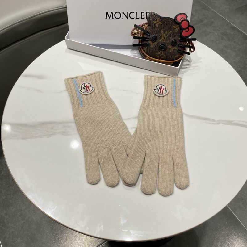 Moncler Gloves 135 (9)