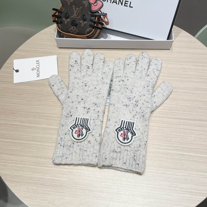 Moncler Gloves 177 (1)