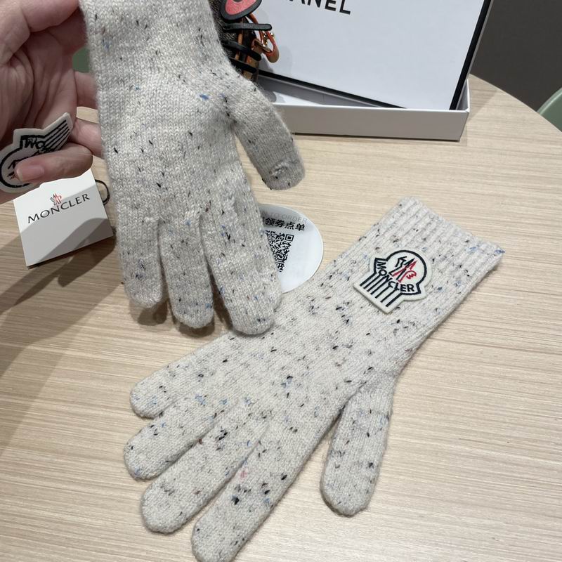 Moncler Gloves 177 (2)
