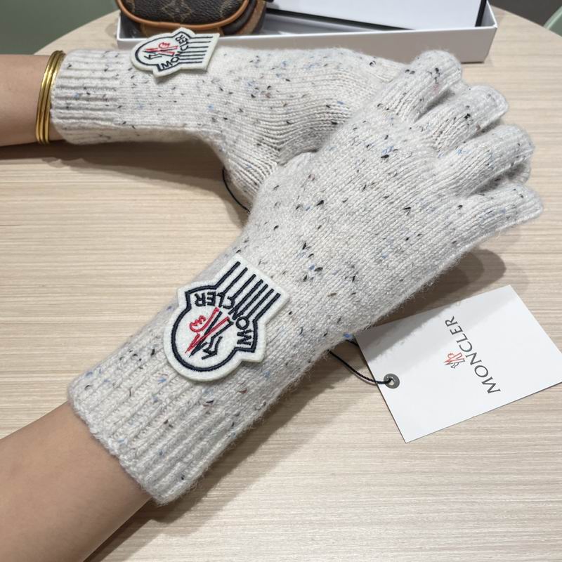 Moncler Gloves 177 (9)