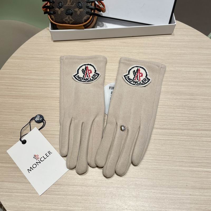 Moncler Gloves 179 (10)