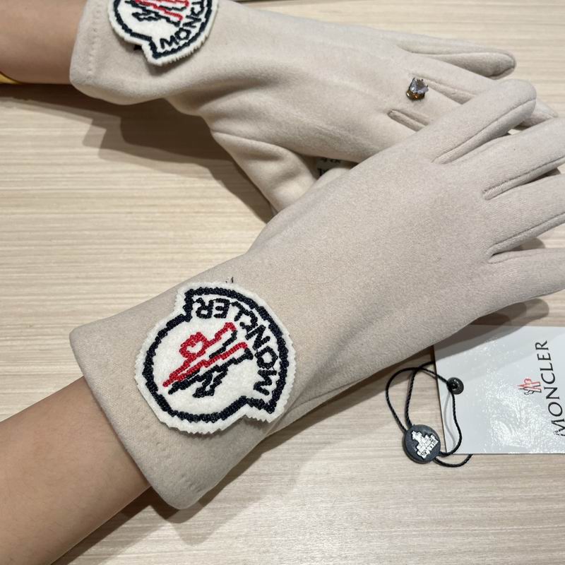 Moncler Gloves 179 (3)