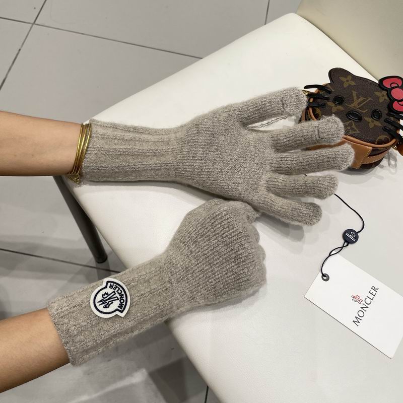 Moncler Gloves 45 (1)