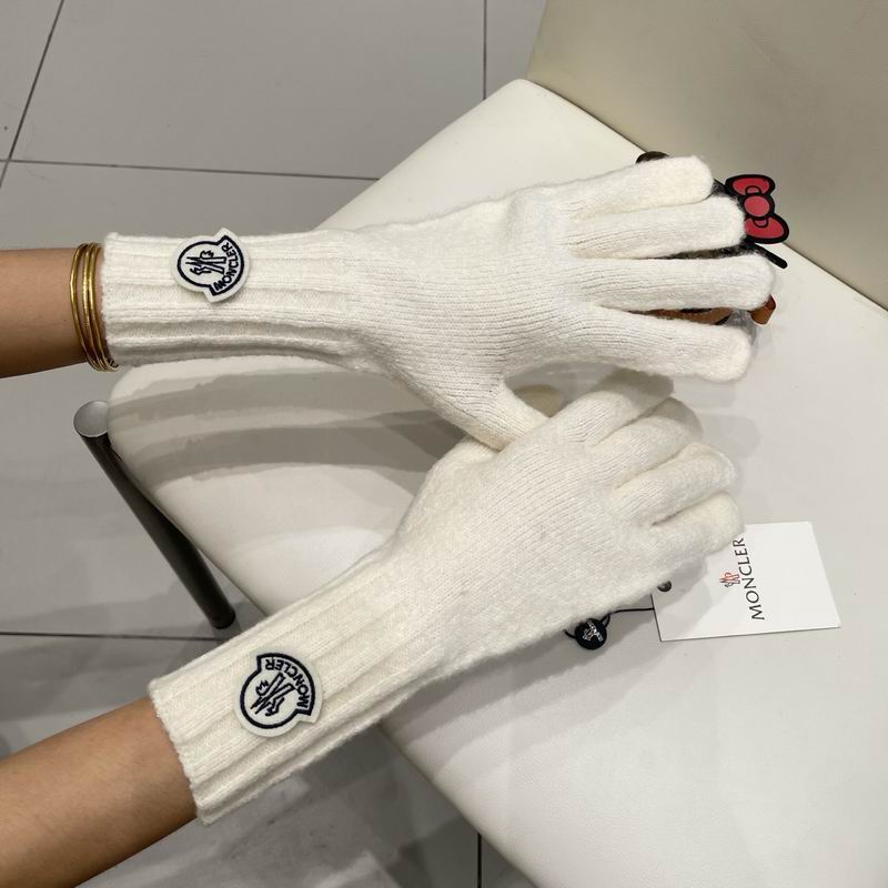 Moncler Gloves 45 (13)