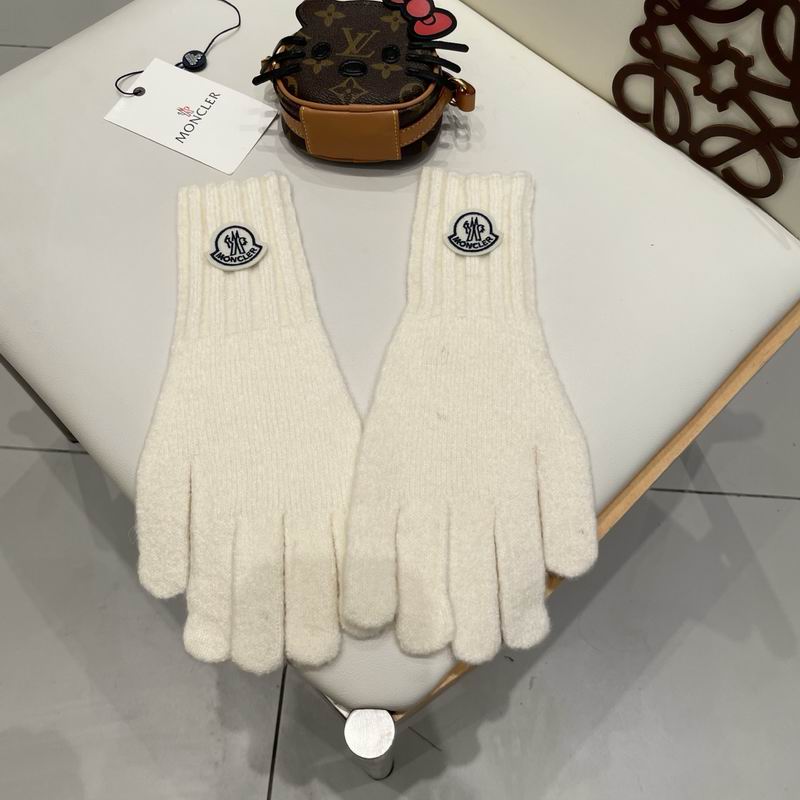 Moncler Gloves 45 (18)