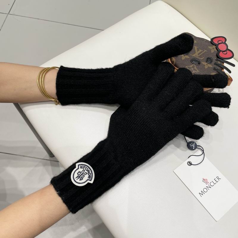 Moncler Gloves 45 (20)
